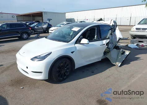 2023 Tesla Model Y Awd/Long Range Dual Motor All-Wheel Drive from USA, damaged, VIN 7SAYGDEE7PF586382